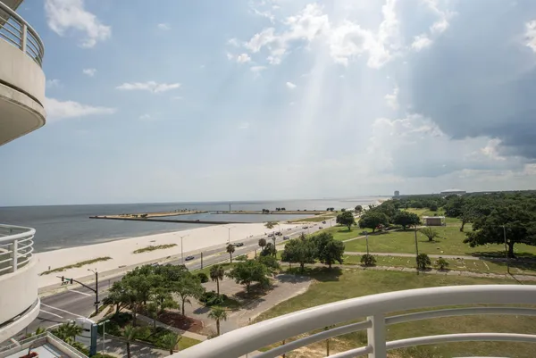 $2,695 | 2060 Beach Boulevard, Unit 601, Biloxi, MS 39531
