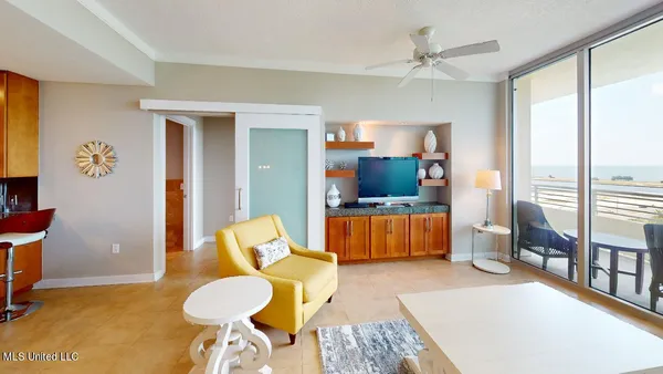 $2,695 | 2060 Beach Boulevard, Unit 601, Biloxi, MS 39531