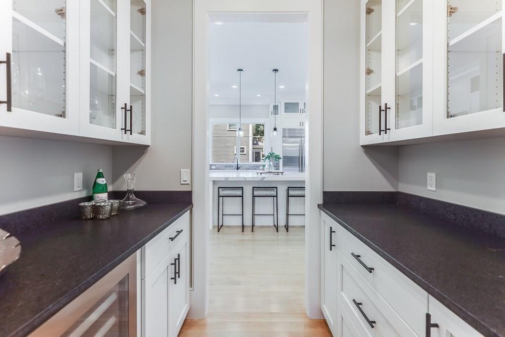 2 Woodcliffe Road Lexington, MA 02421 - Photo 9 of 30