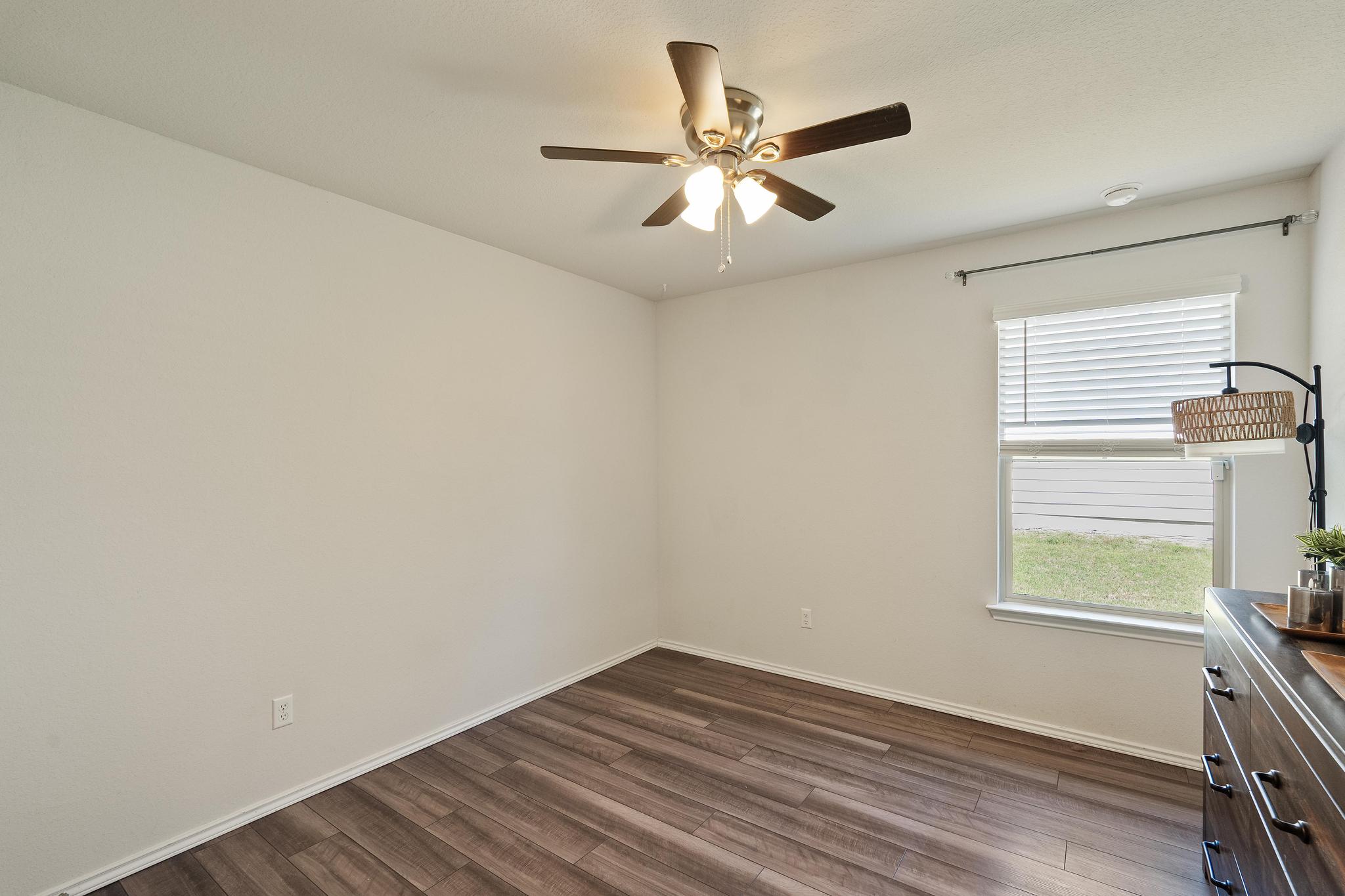 112 Pivot Drive Taylor, TX 76574 - Photo 16 of 24