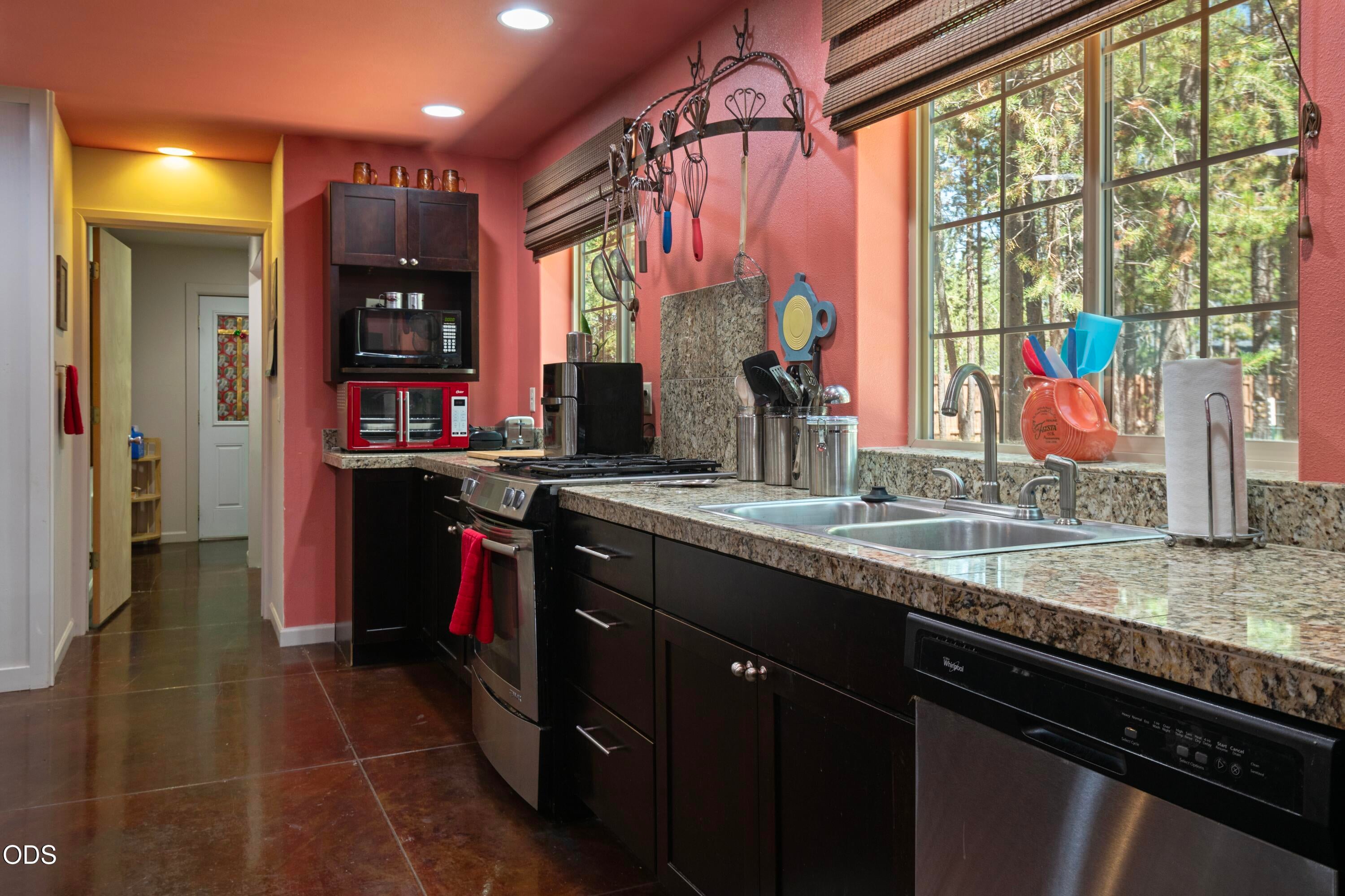 56038 Black Duck Road Bend, OR 97707 - Photo 7 of 43 Gallery Image 7