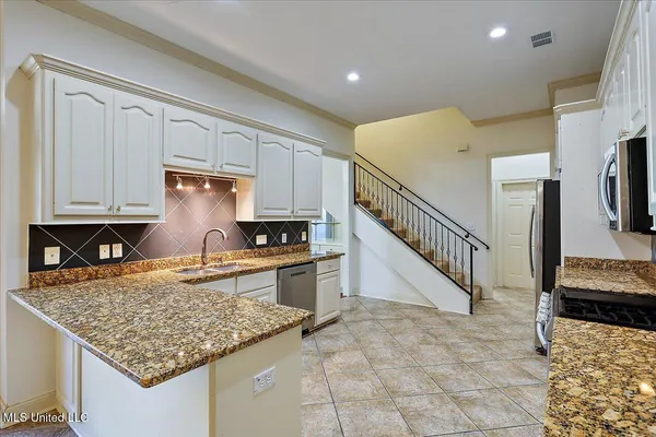 $2,400 | 26 Savannah Circle, Brandon, MS 39047