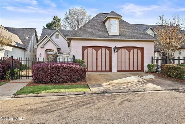 $2,400 | 26 Savannah Circle, Brandon, MS 39047