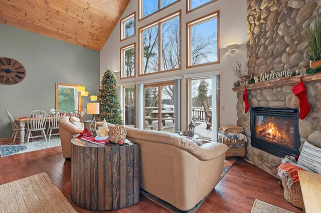 $899,900 | N1494 Mallard Bay Road, Keshena, WI 54135