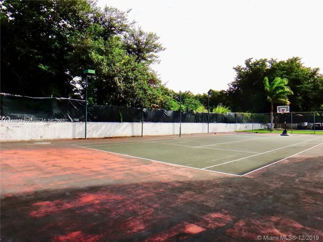 a view of a tennis court