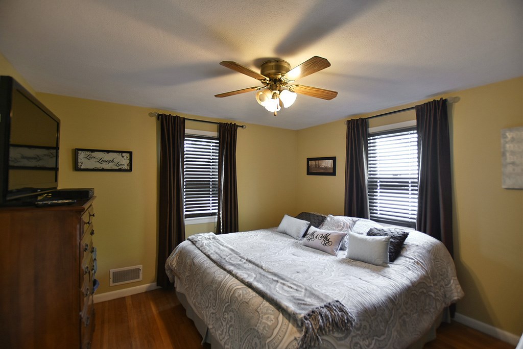 67 Amherst Road Warwick, RI 02889 - Photo 12 of 20