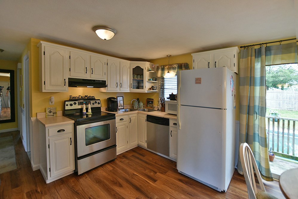 67 Amherst Road Warwick, RI 02889 - Photo 4 of 20