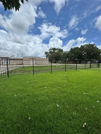 a view of a big yard with a big yard