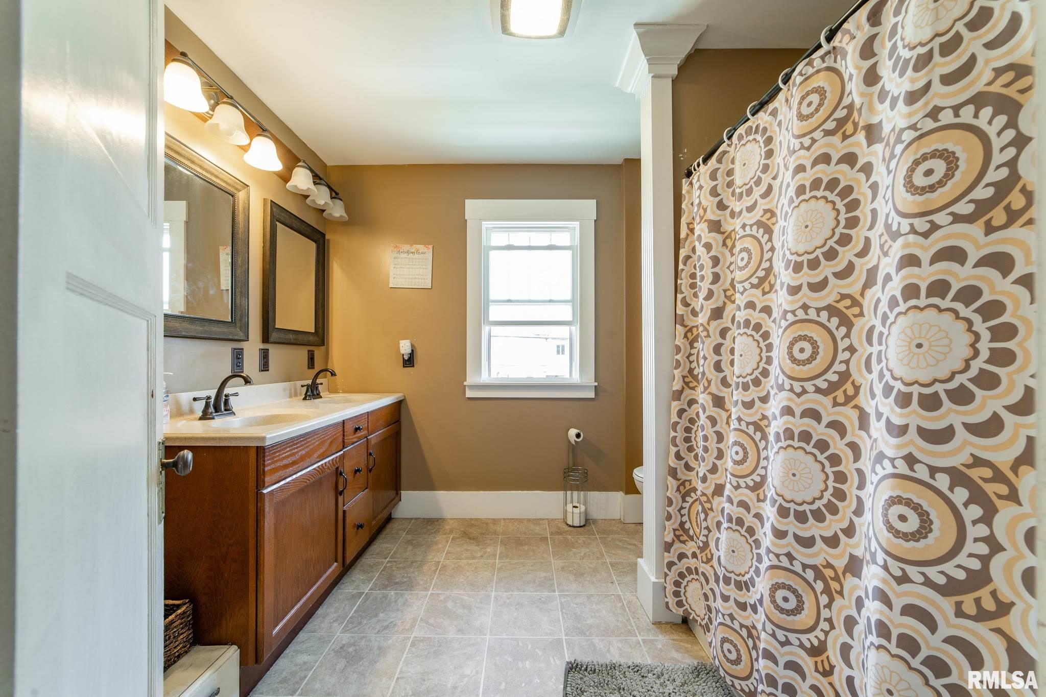 109 Woodlawn Road Lincoln, IL 62656 - Photo 23 of 33 Gallery Image 23
