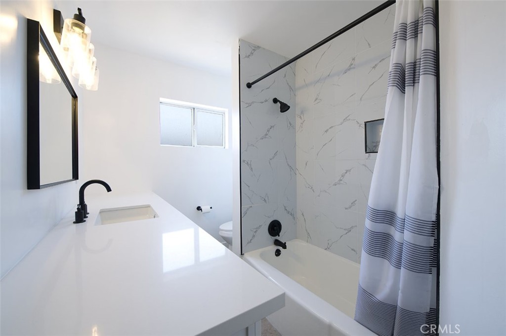 2425 Castle Drive Bakersfield, CA 93306 - Photo 13 of 31