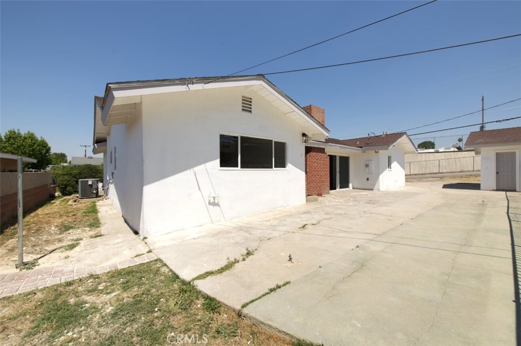 2425 Castle Drive Bakersfield, CA 93306 - Photo 30 of 31