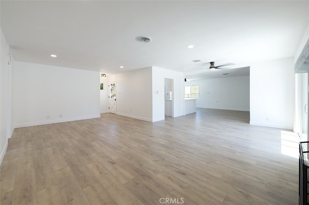 2425 Castle Drive Bakersfield, CA 93306 - Photo 5 of 31