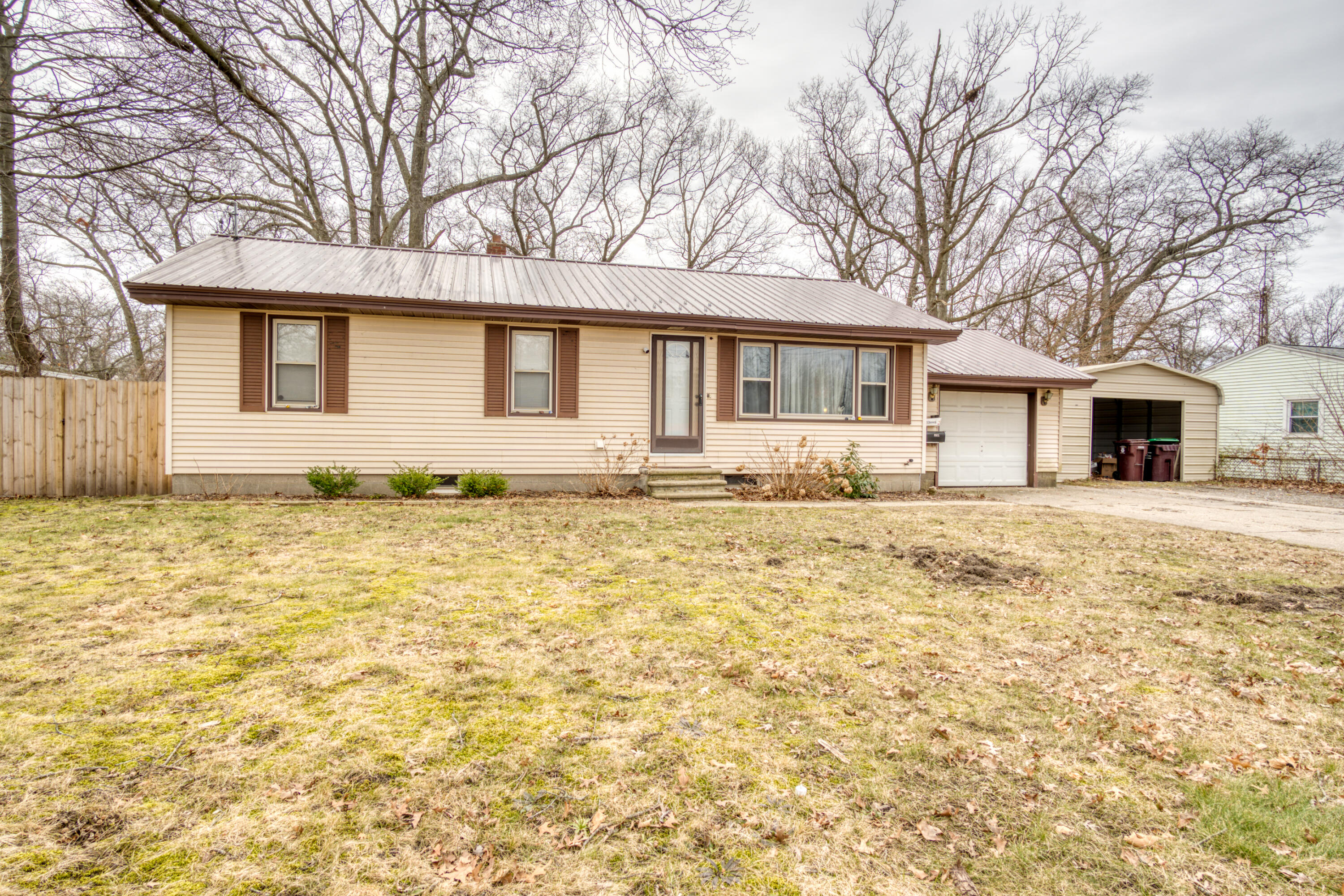 431 Giles Road Muskegon, MI 49445 - Photo 1 of 34 DSC06144_21
