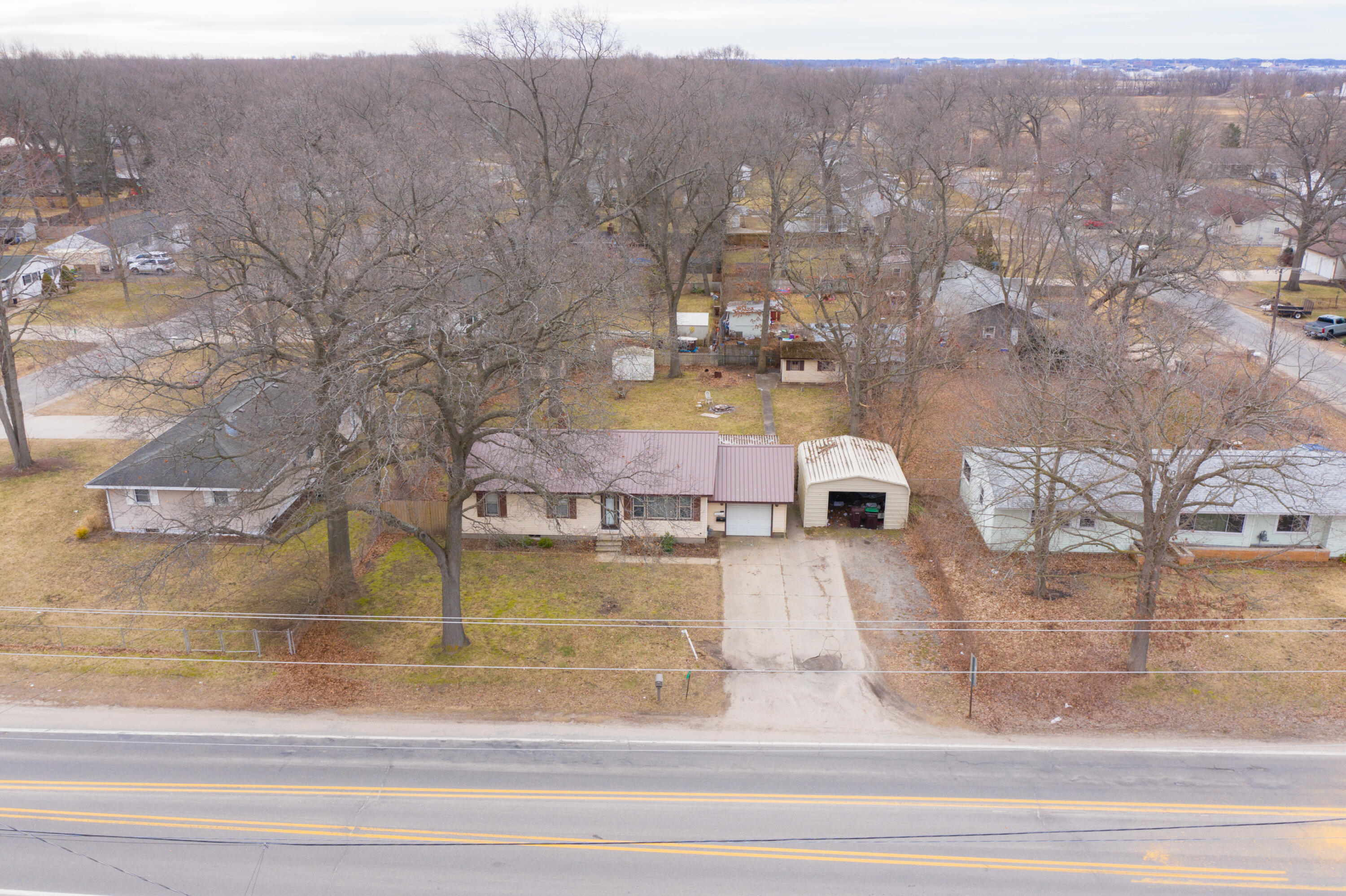 431 Giles Road Muskegon, MI 49445 - Photo 5 of 34 DJI_0898