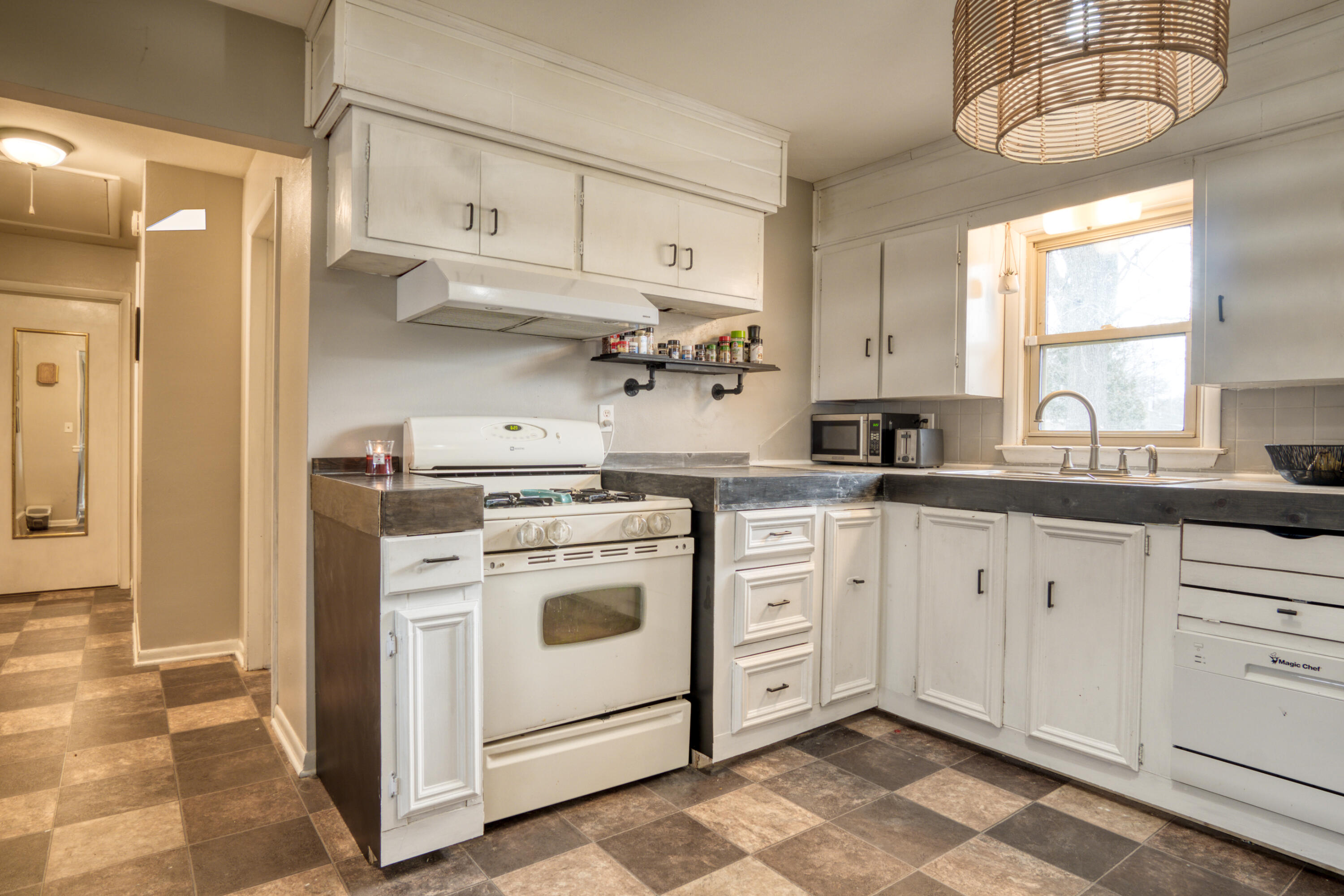 431 Giles Road Muskegon, MI 49445 - Photo 10 of 34 DSC06077_9
