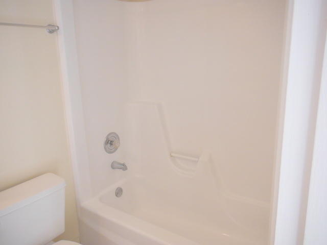 825 Center Street, Unit 56D Jupiter, FL 33458 - Photo 11 of 19 Refinished Tub