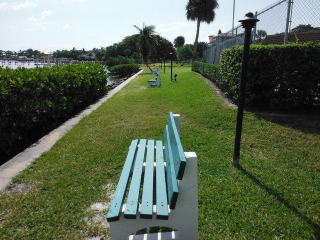 825 Center Street, Unit 56D Jupiter, FL 33458 - Photo 16 of 19 Riverside Benches