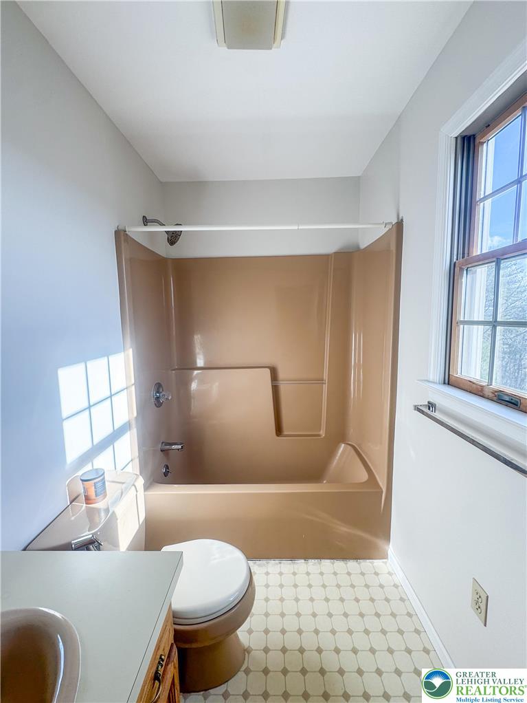 619 Stoney Run Road Pottsville, PA 17901 - Photo 21 of 37 Main Bathroom 2nd Fl