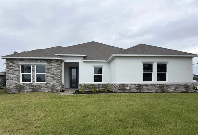 $469,900 | 2185 Onondaga Lane, Punta Gorda, FL 33983