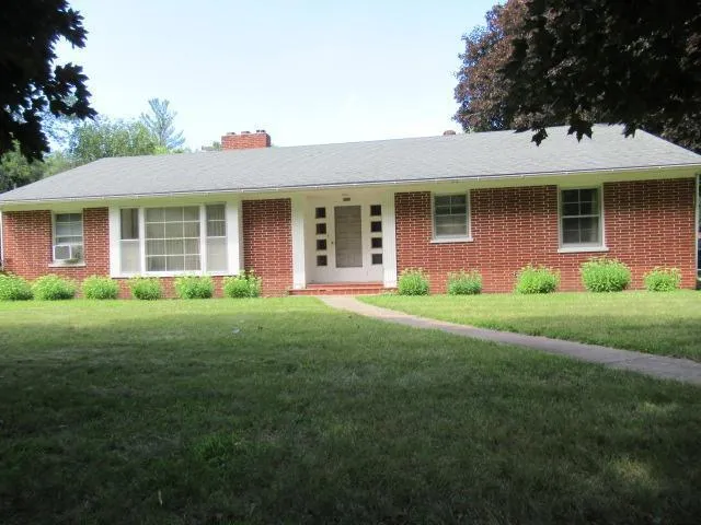 $125,000 | 602 South Fir Street, Lamberton, MN 56152