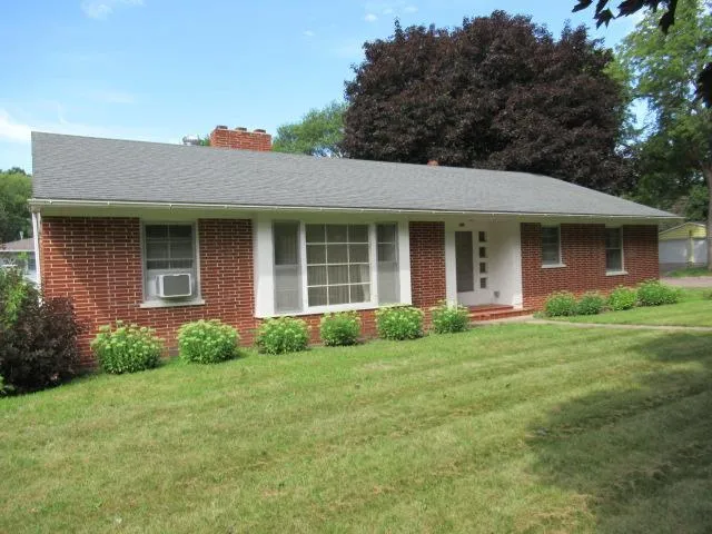 $125,000 | 602 South Fir Street, Lamberton, MN 56152