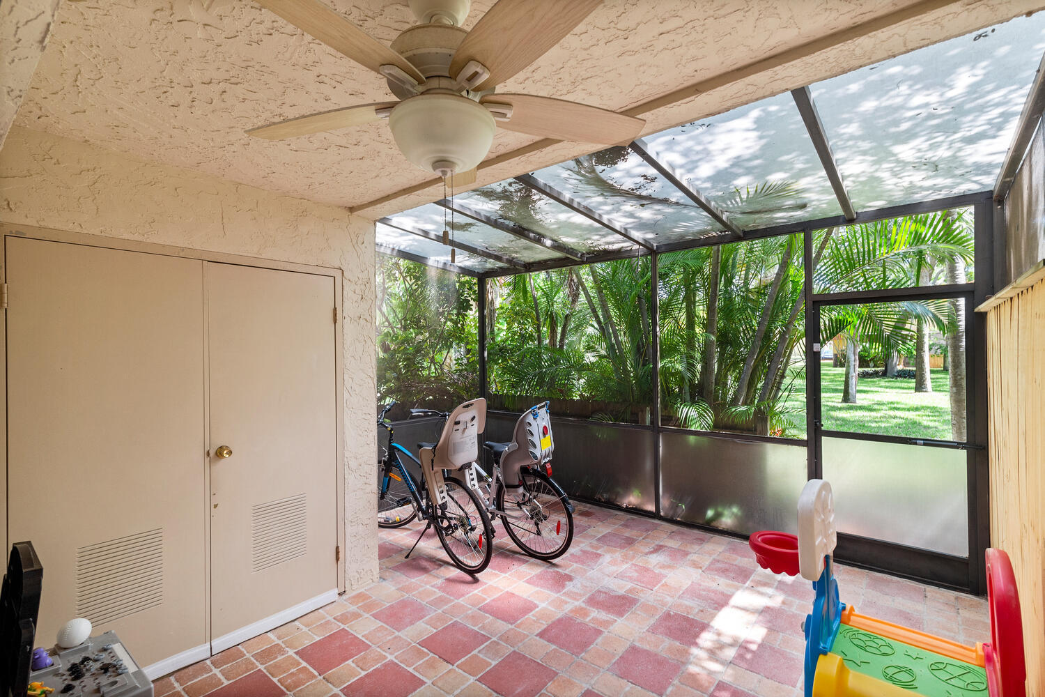 892 Southwest 9th St Circle, Unit 1 Boca Raton, FL 33486 - Photo 20 of 26 892 SW 9th St Cir-large-023-022-DSC0119-