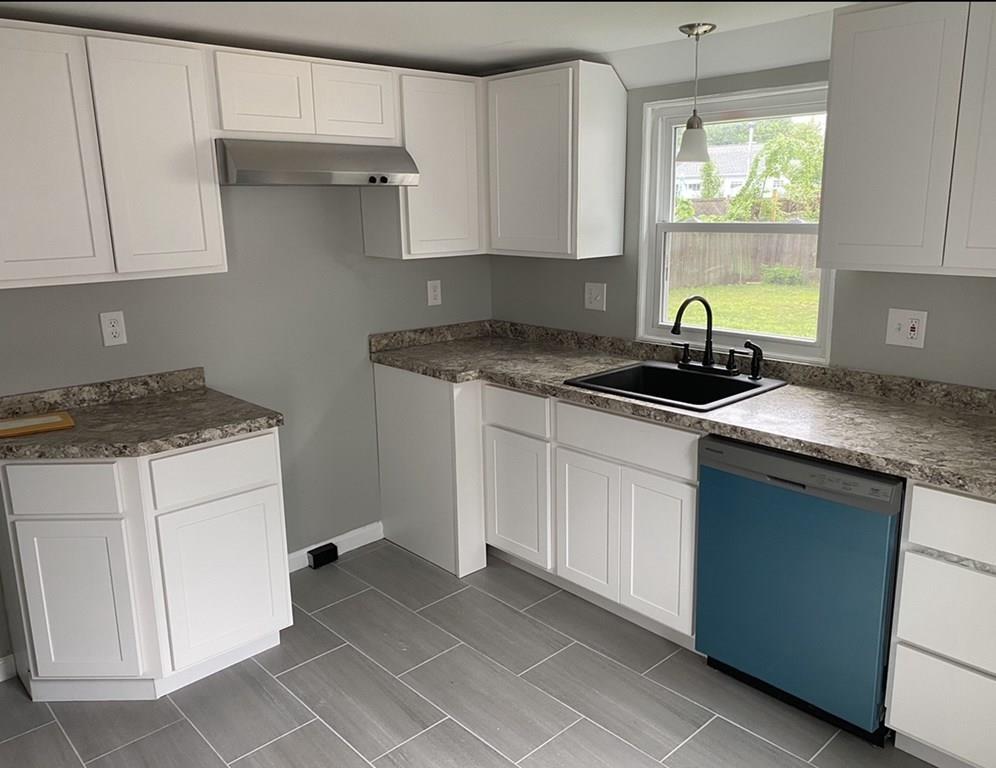135 Santa Barbara Street Springfield, MA 01104 - Photo 3 of 8
