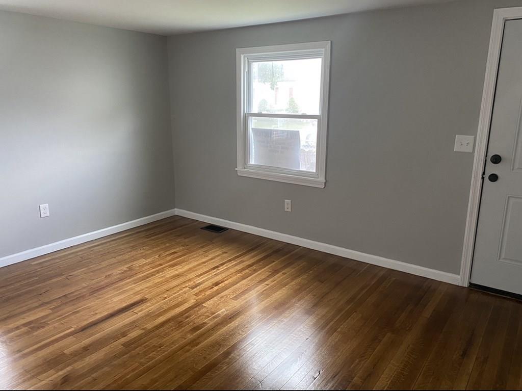 135 Santa Barbara Street Springfield, MA 01104 - Photo 7 of 8