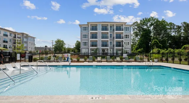 $1,425 | 5120 77 Center Drive, Unit 1B 4, Charlotte, NC 28217
