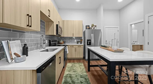 $1,425 | 5120 77 Center Drive, Unit 1B 4, Charlotte, NC 28217