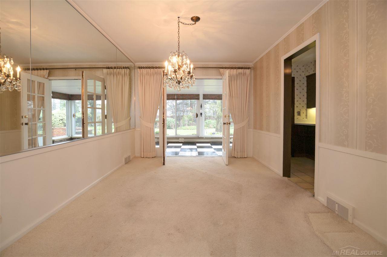 611 Shoreham Road Grosse Pointe Woods, MI 48236 - Photo 12 of 43