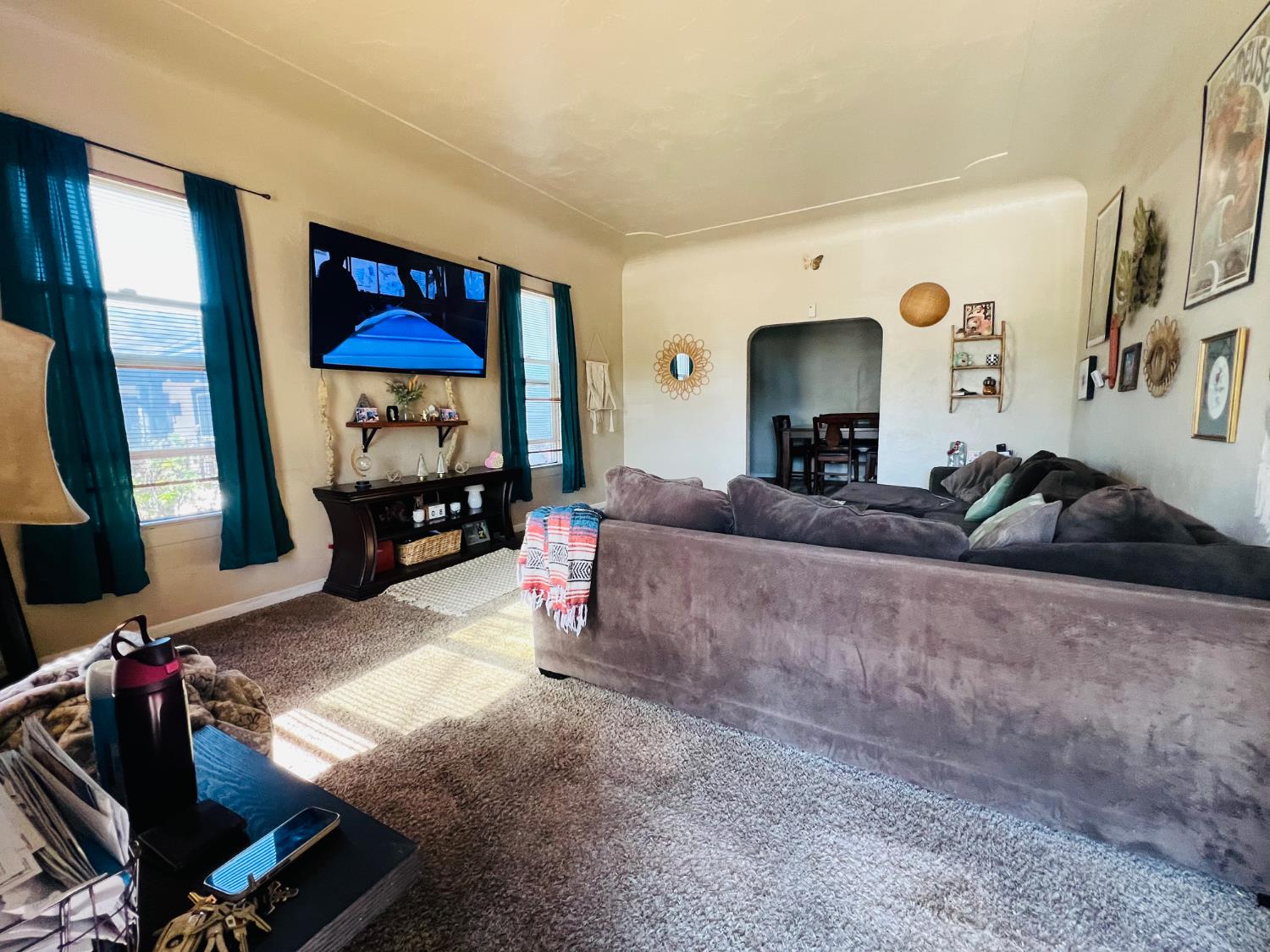 612 16th Street Modesto, CA 95354 - Photo 2 of 19 Front house living room