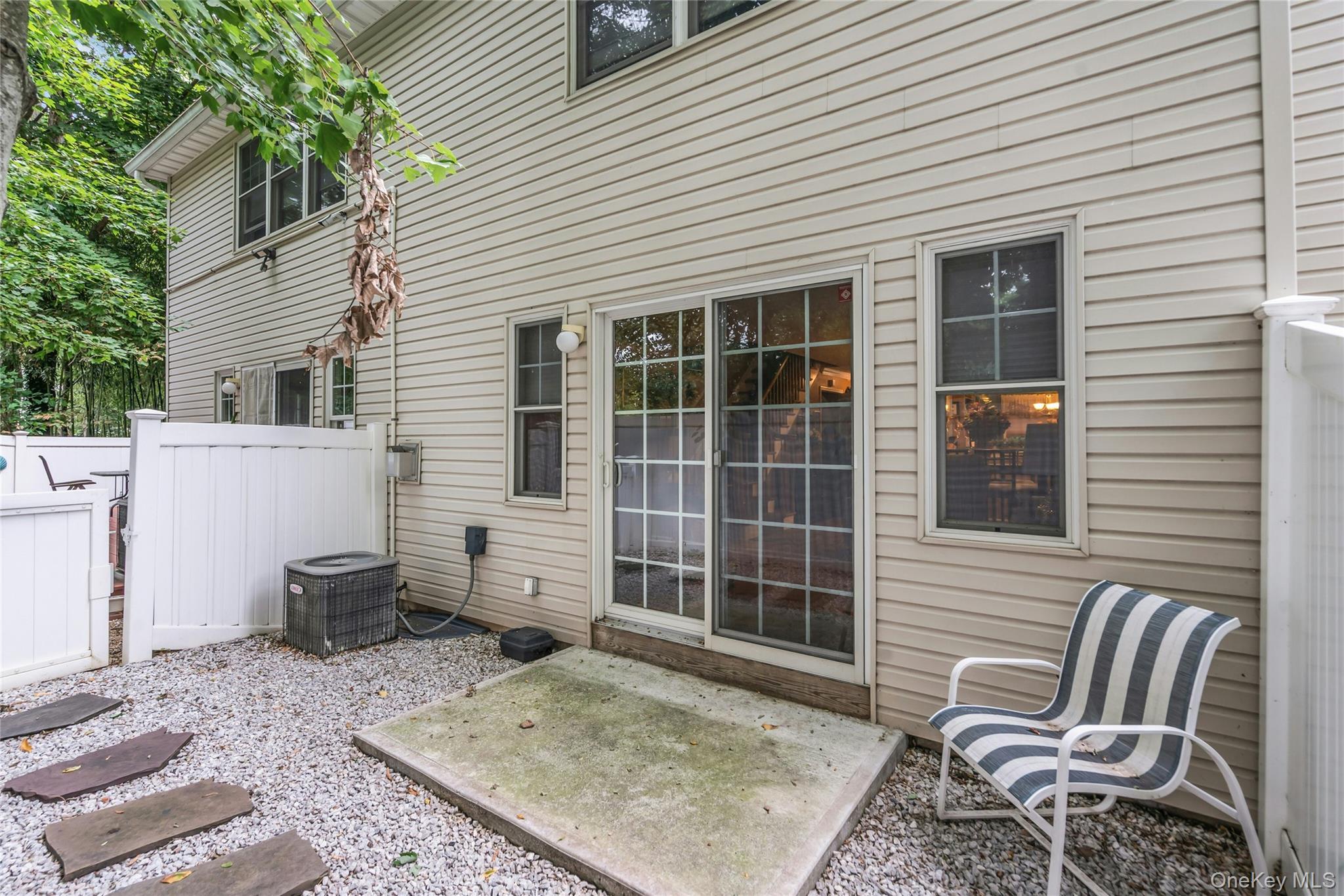 176 Merrick Road, Unit 10 Amityville, NY 11701 - Photo 7 of 31 Gallery Image 7