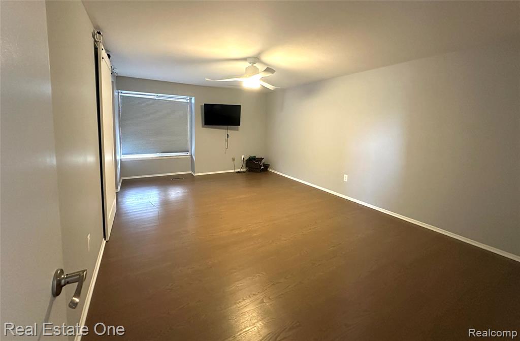 410 Willow Grove Lane Rochester Hills, MI 48307 - Photo 20 of 37