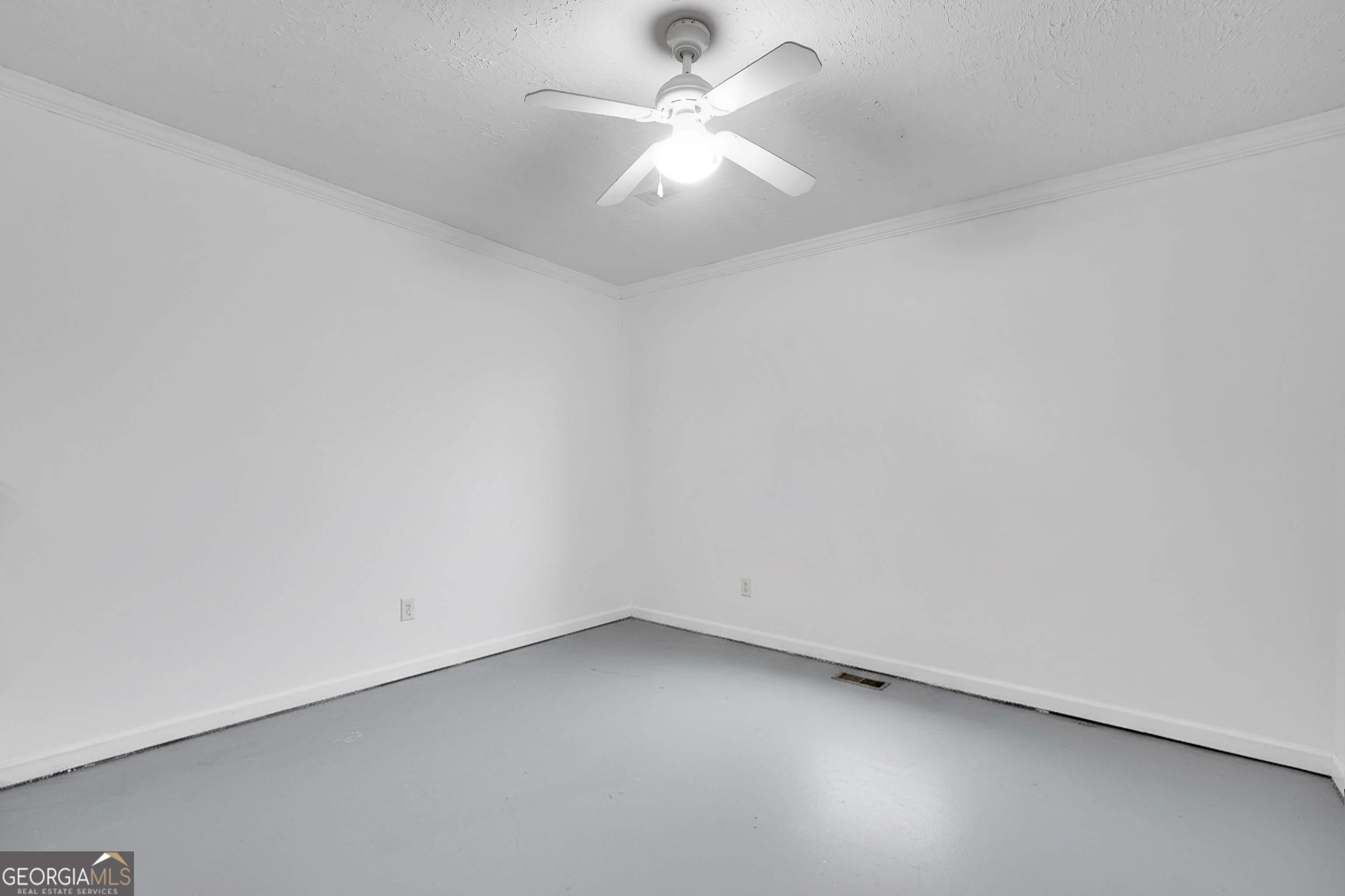 145 Old Highway 85 Senoia, GA 30276 - Photo 28 of 40 a view of an empty room