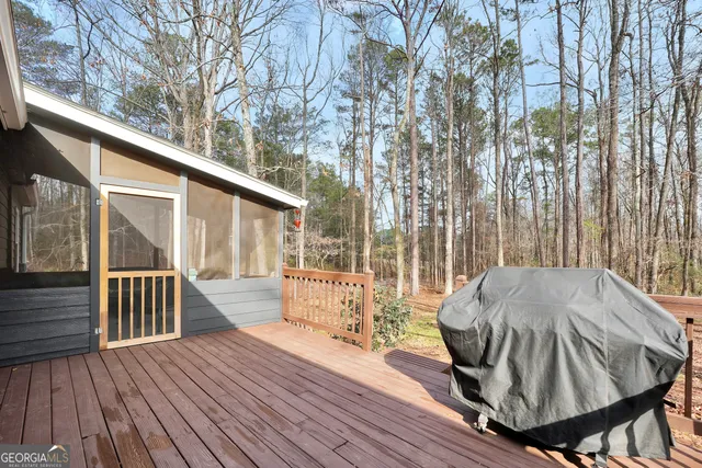 a view of a backyard of the house