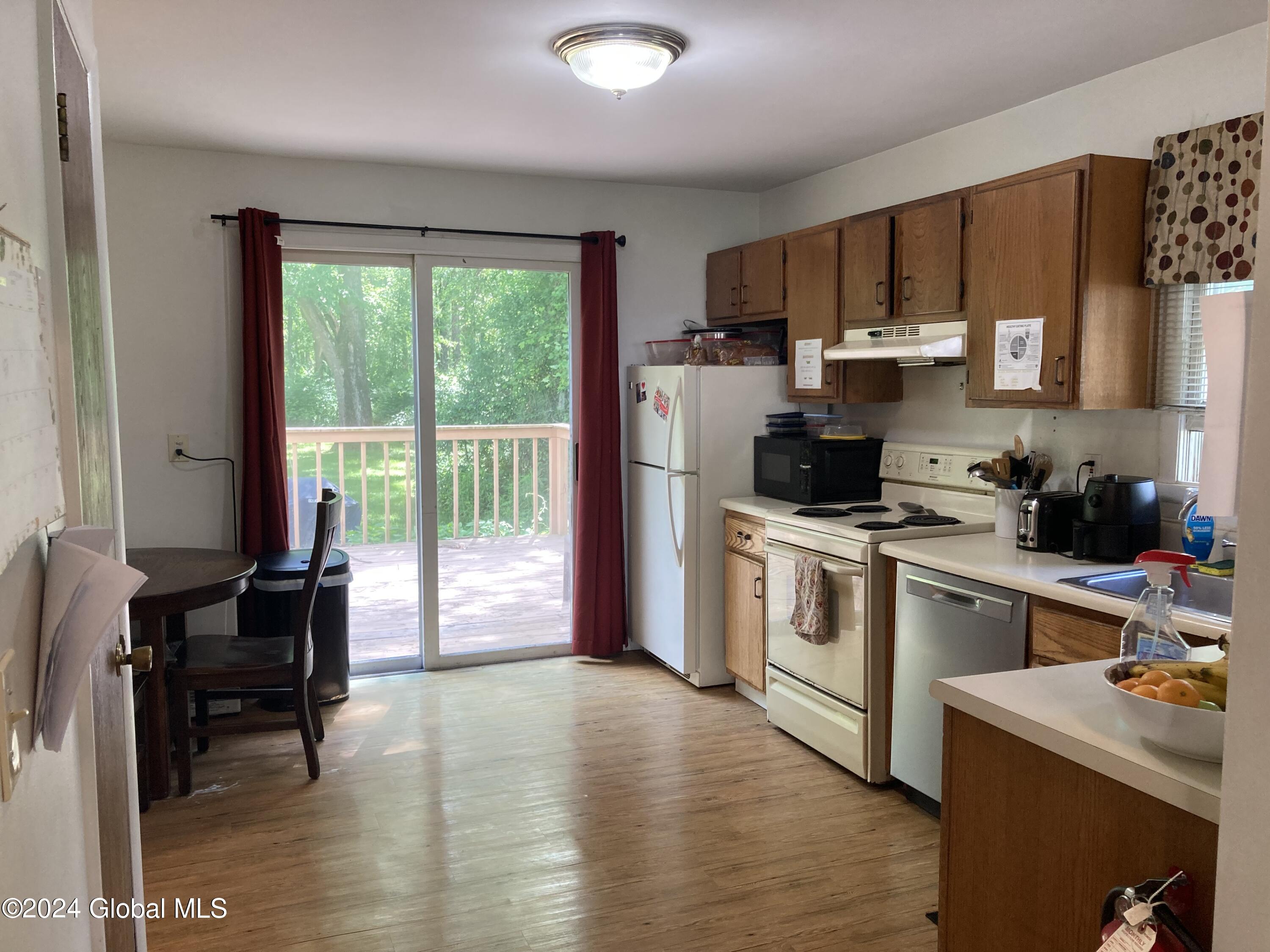 5942 Curry Rd Extension Guilderland, NY 12303 - Photo 10 of 18 Unit 2 Kitchen