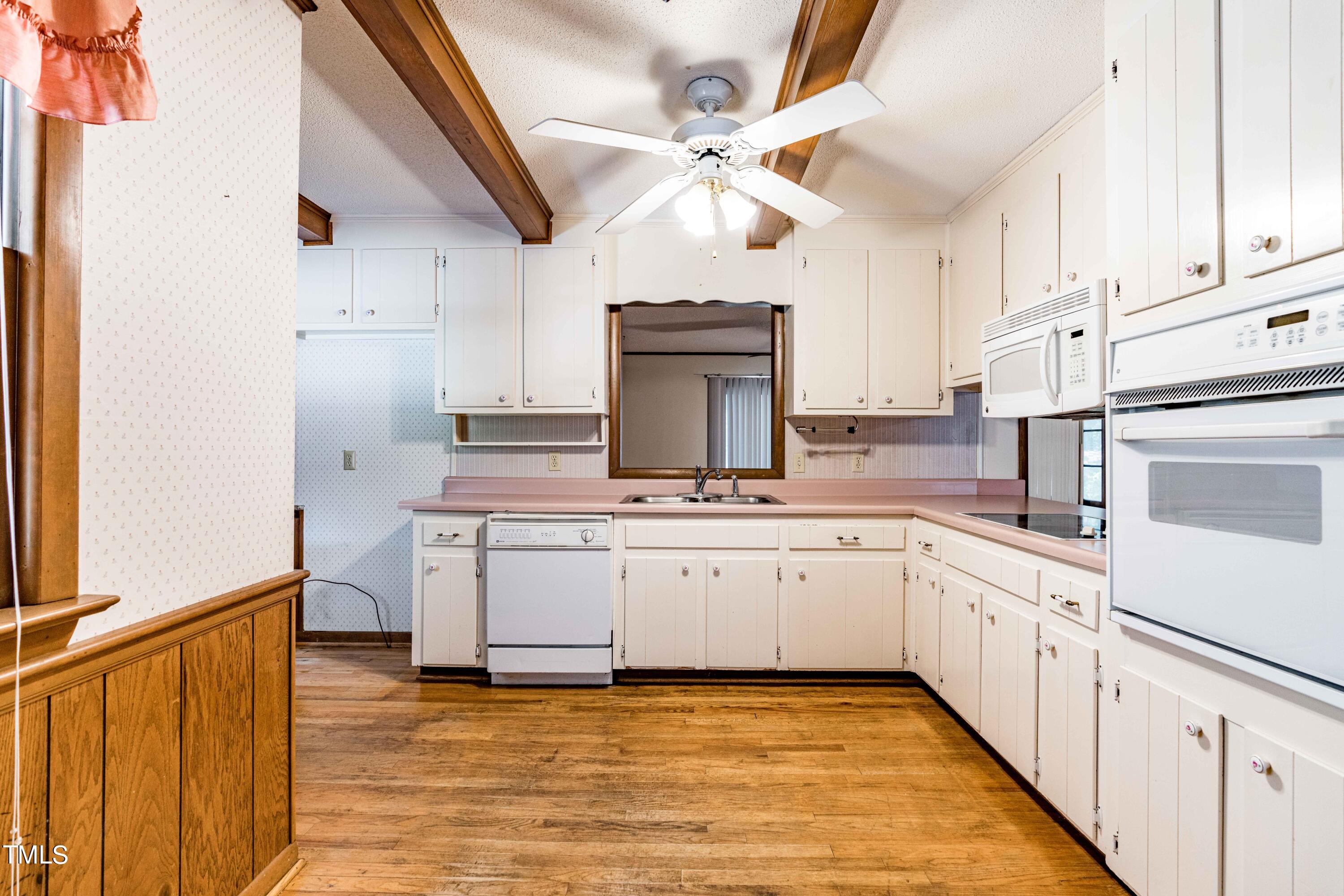 1613 Ridgeland Drive Raleigh, NC 27607 - Photo 7 of 40 DSC09818