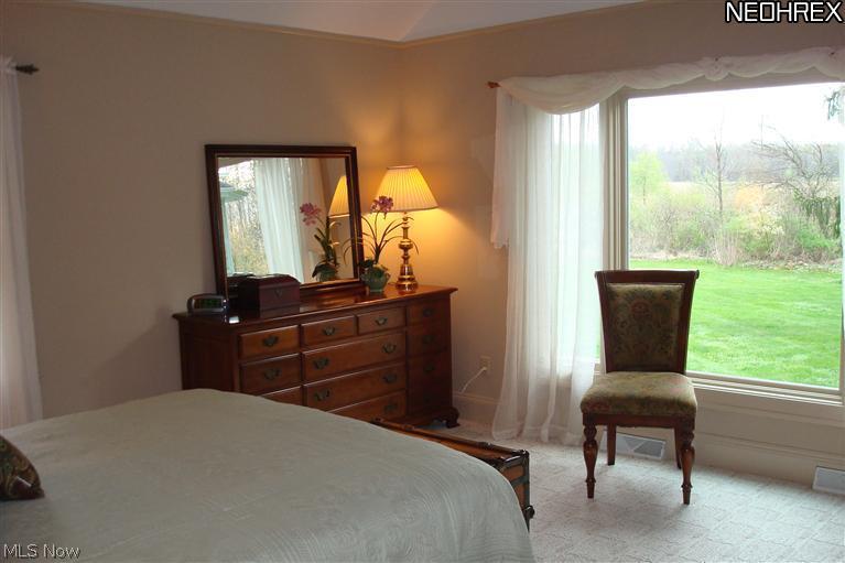 7676 Chagrin Road Chagrin Falls, OH 44023 - Photo 13 of 14 Gallery Image 13