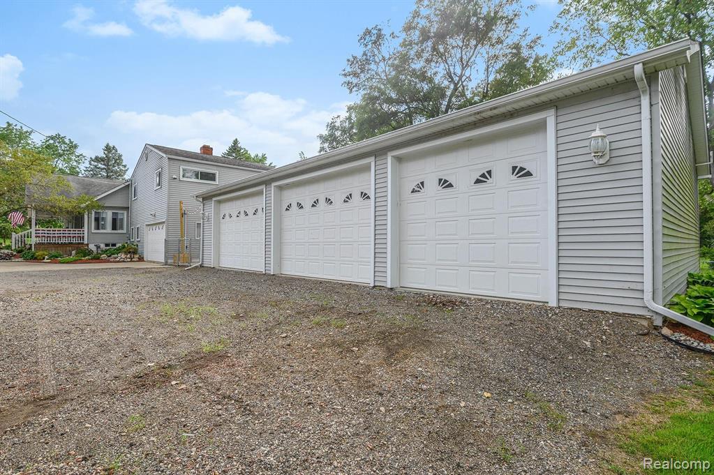 6174 Flushing Road Flushing, MI 48433 - Photo 13 of 51