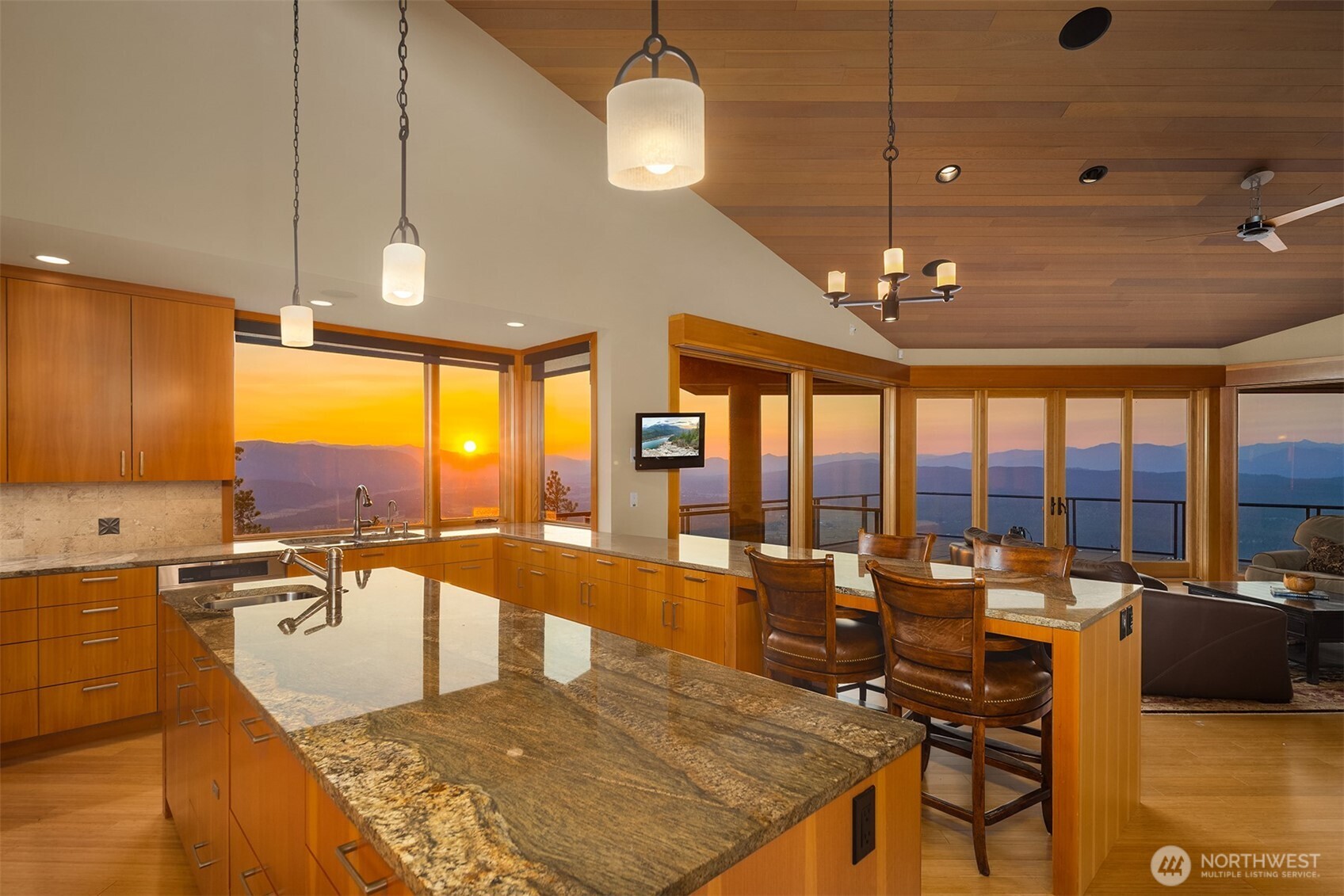 3653 Hart Road Cle Elum, WA 98922 - Photo 21 of 40 a very nice looking kitchen with a large window