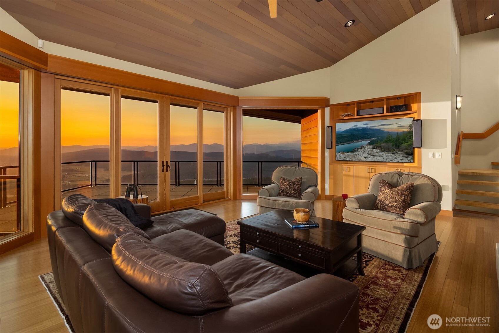 3653 Hart Road Cle Elum, WA 98922 - Photo 22 of 40 a living room with furniture and a large window