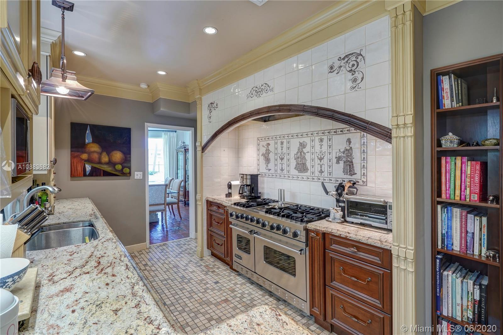 6525 Allison Road Miami Beach, FL 33141 - Photo 10 of 26