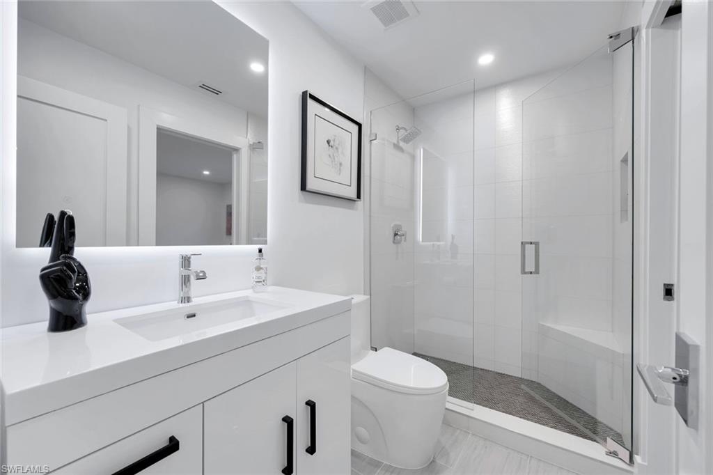 10002 Vanderbilt Drive Naples, FL 34108 - Photo 19 of 42