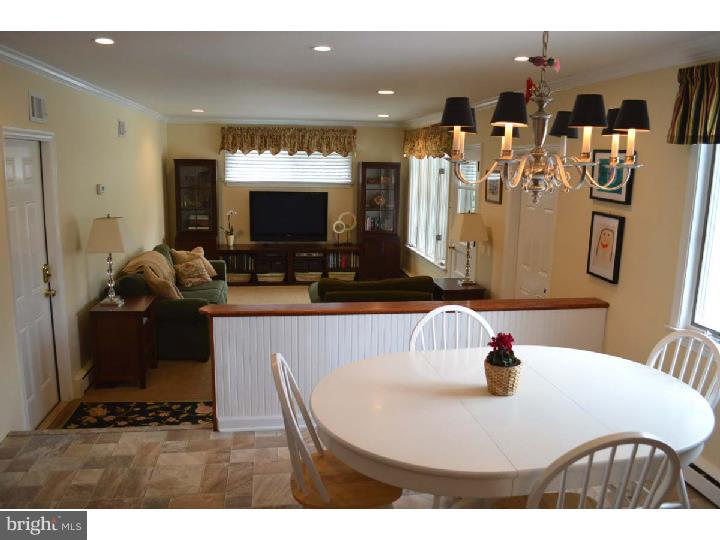 202 Glendale Road Wallingford, PA 19086 - Photo 6 of 21 Kitchen