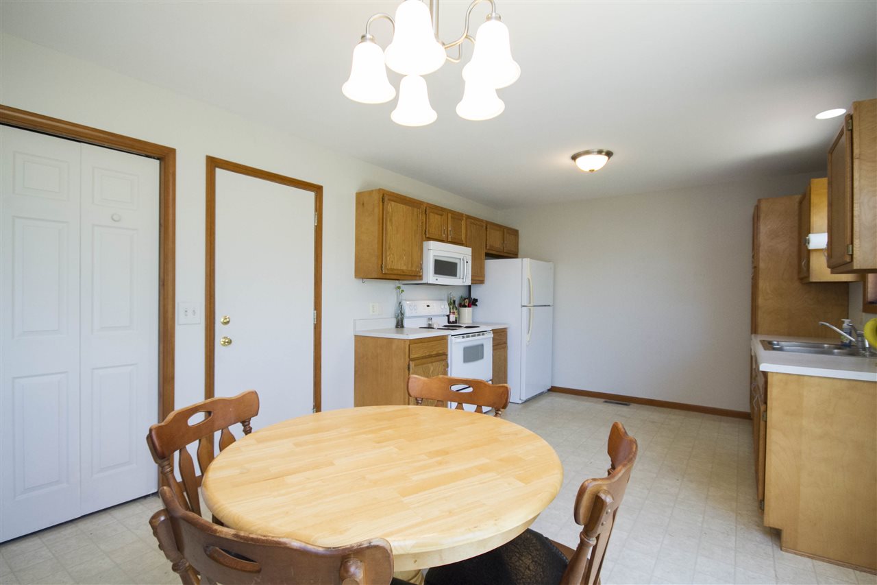 5715 Rio Canyon Run Fort Wayne, IN 46825 - Photo 10 of 23 Gallery Image 10