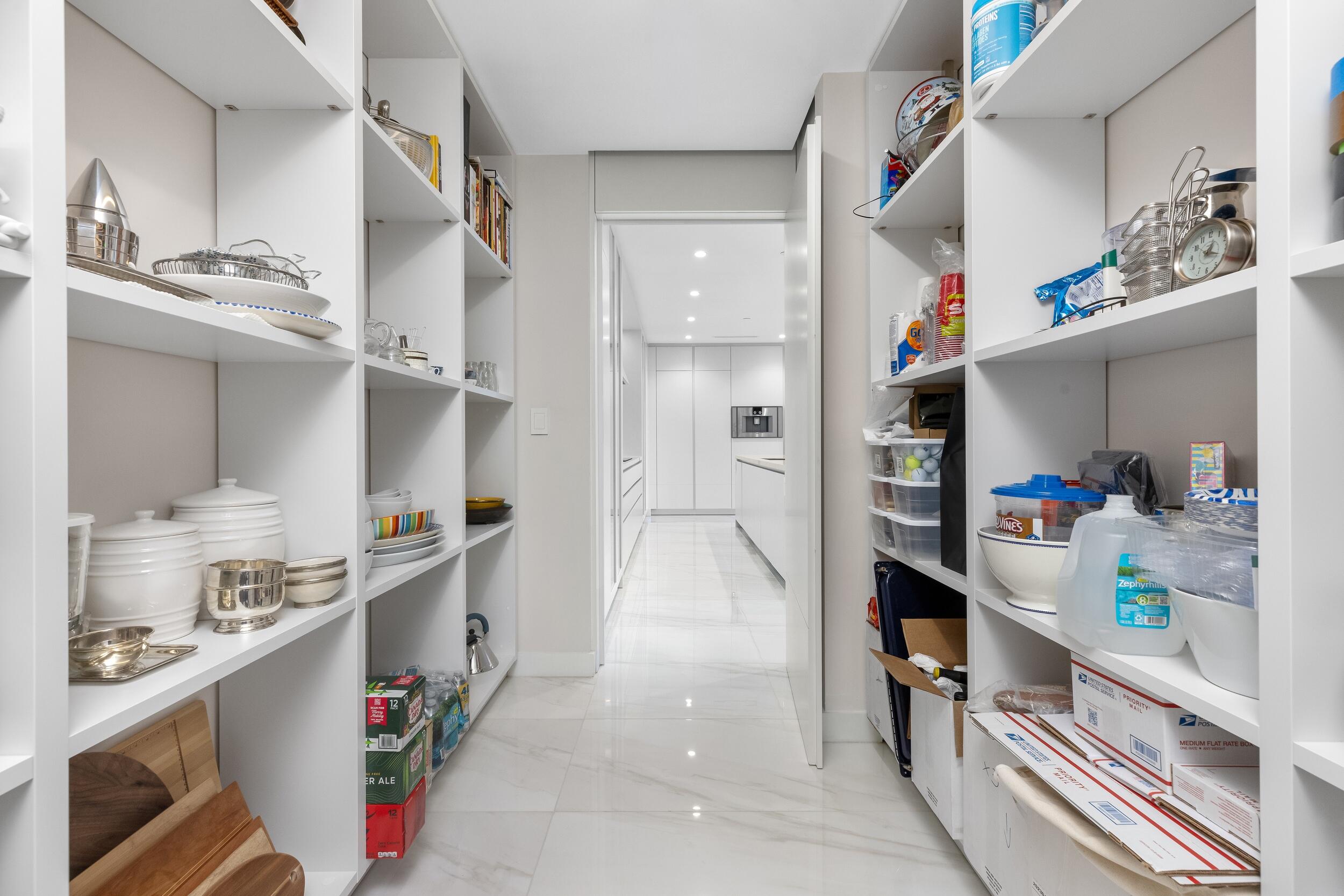 210 Southeast Mizner Boulevard, Unit 703 Boca Raton, FL 33432 - Photo 18 of 51 Pantry