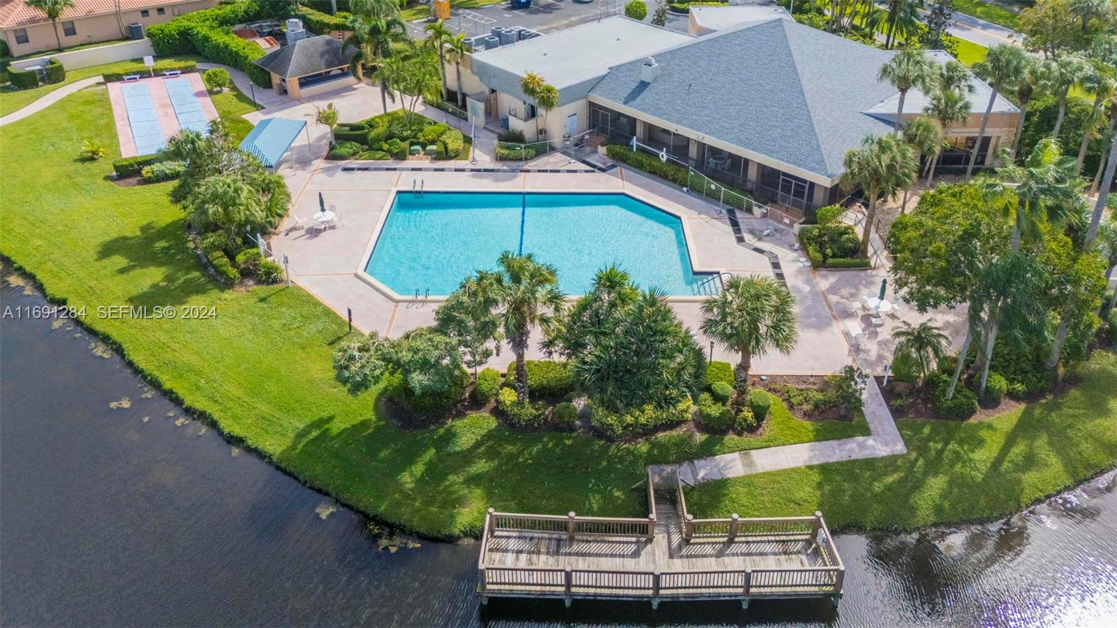 10925 Lake Front Place Boca Raton, FL 33498 - Photo 32 of 35 Gallery Image 32