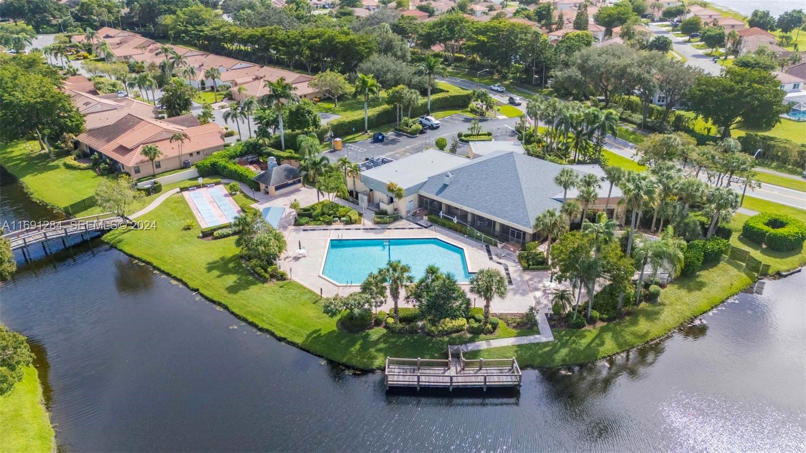 10925 Lake Front Place Boca Raton, FL 33498 - Photo 33 of 35 Gallery Image 33
