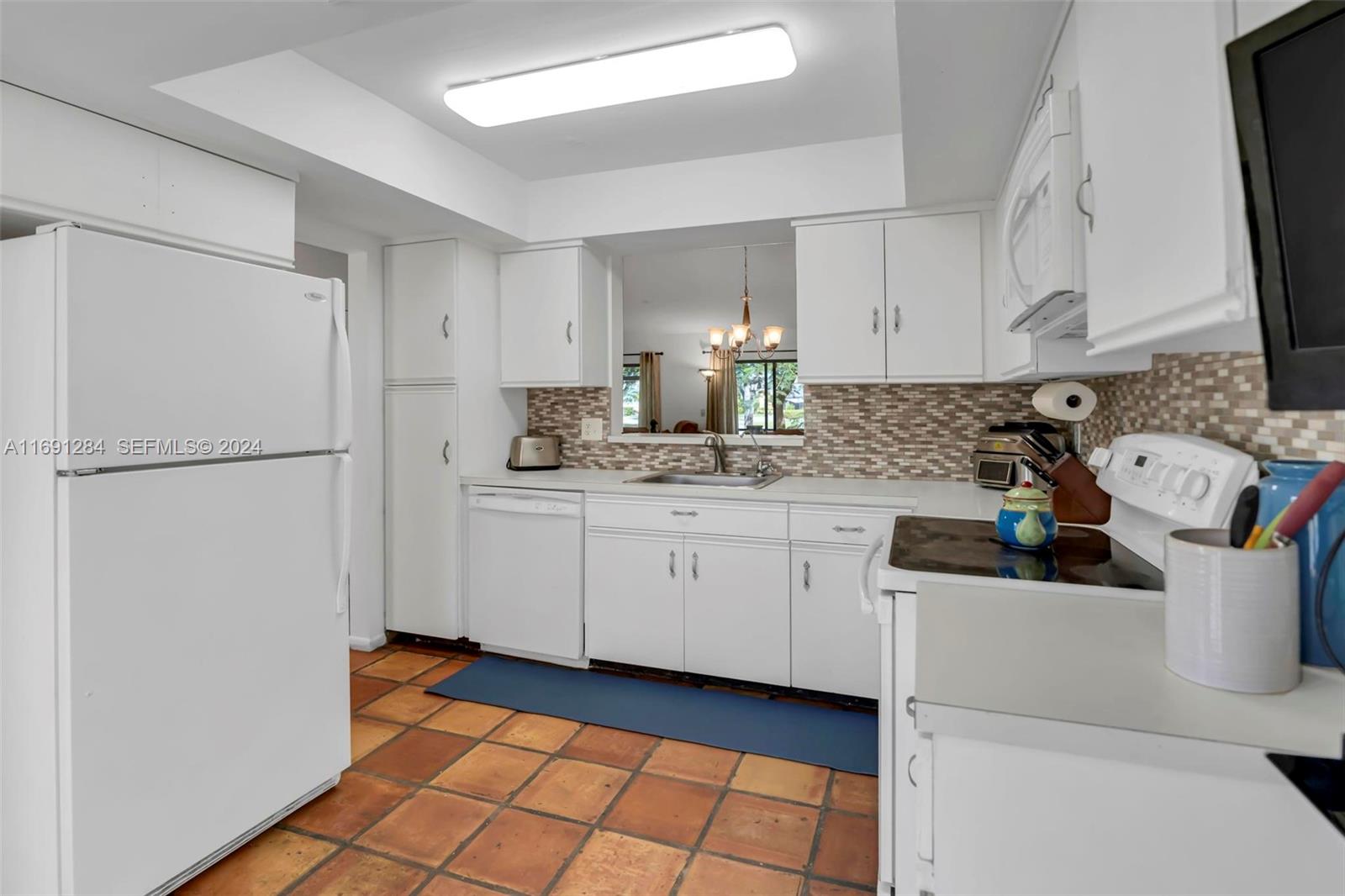 10925 Lake Front Place Boca Raton, FL 33498 - Photo 4 of 35 Gallery Image 4
